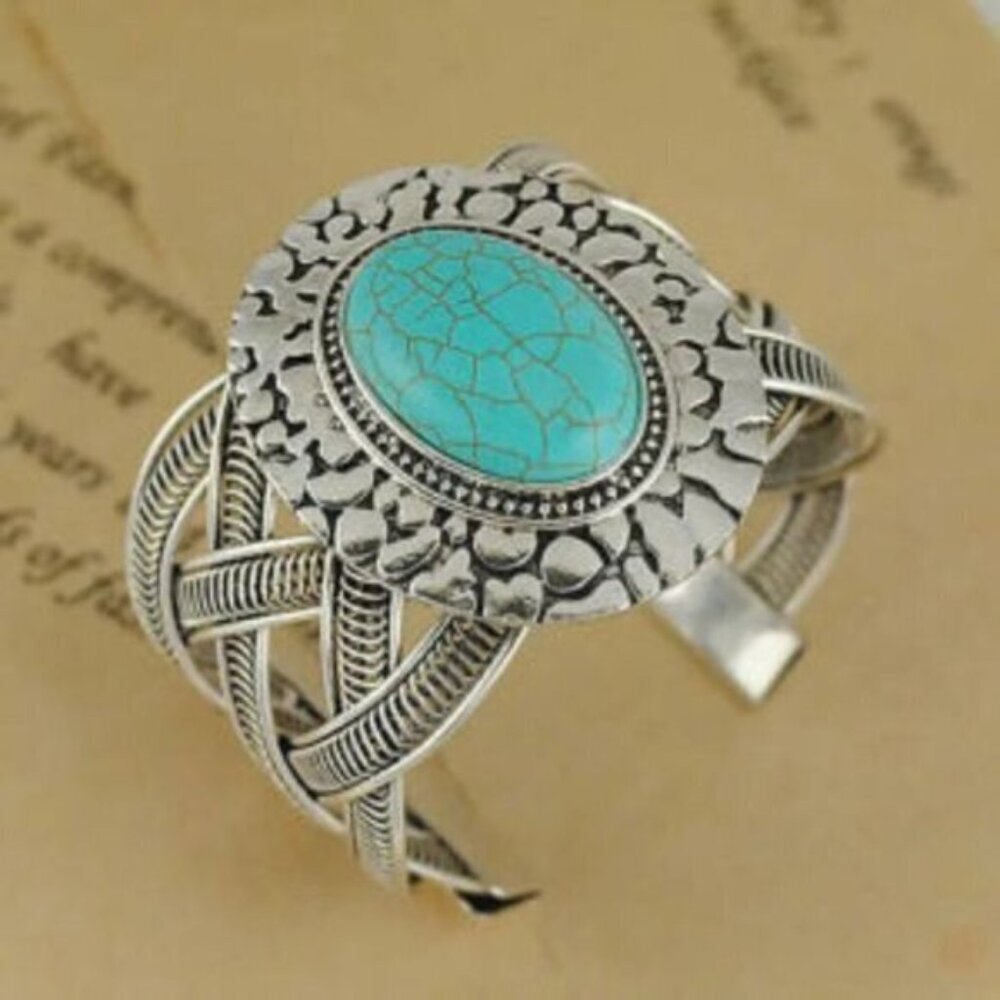 Ethnic Style Hollowed Geometric Twisted Bracelet, Jewelery Gift - Picture 2 of 9